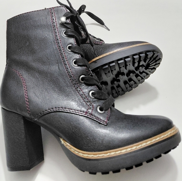 Naturalizer Shoes - NATURALIZER Women's Callie Black Lace-Up Heeled Boots - 5M